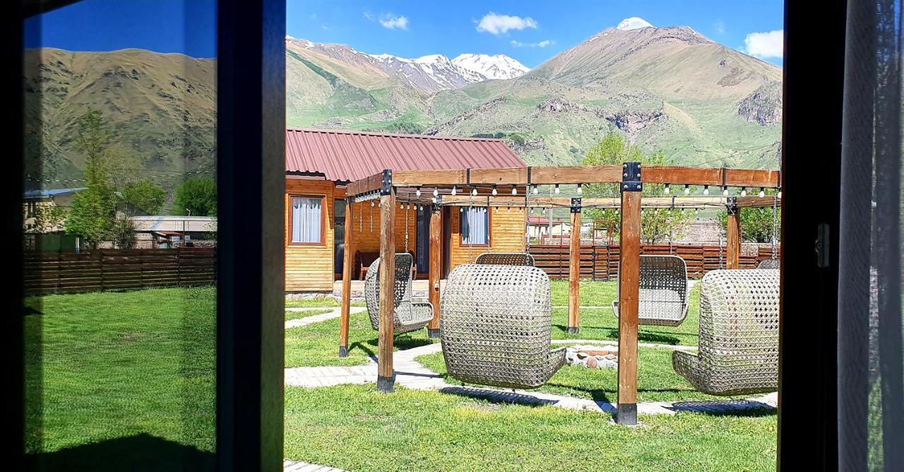 Hotel Migu Yard Kazbegi Exteriör bild