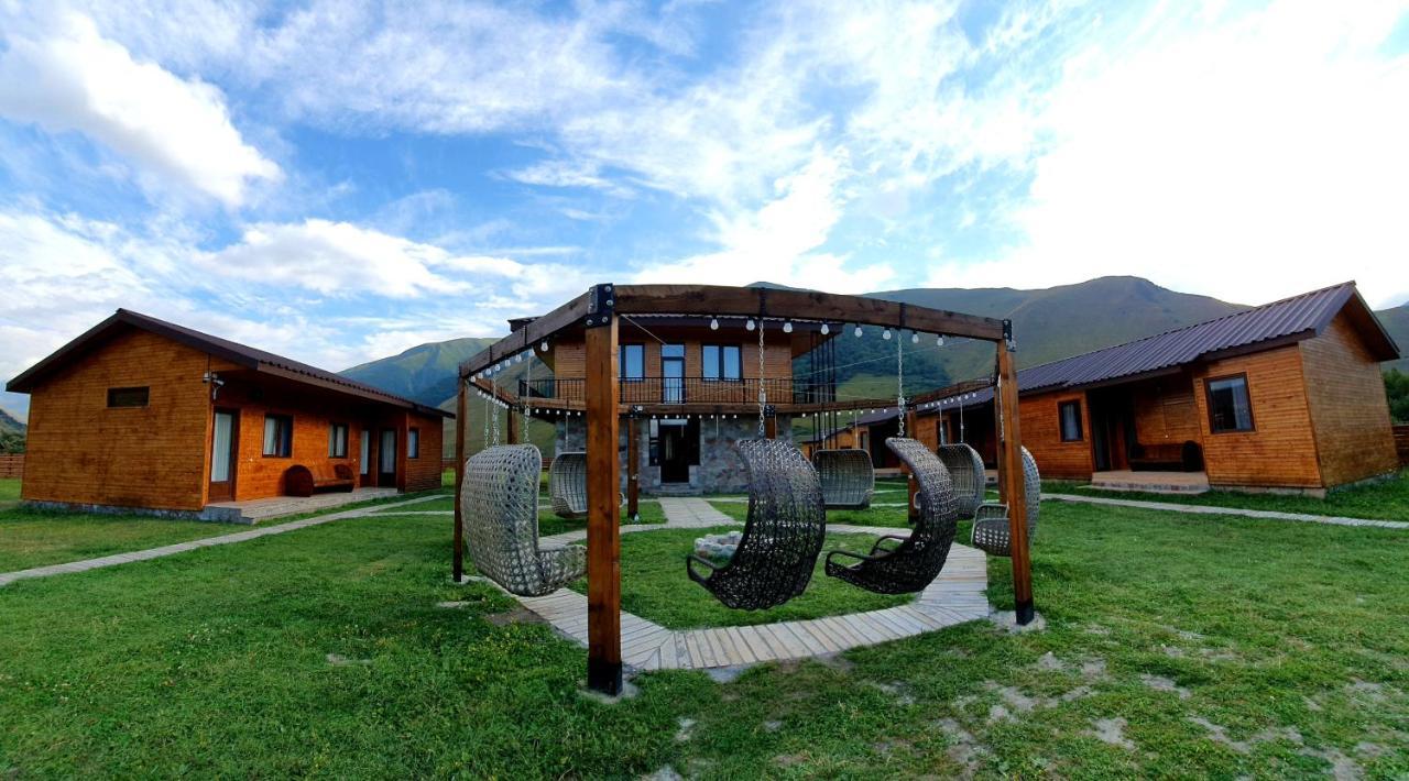 Hotel Migu Yard Kazbegi Exteriör bild