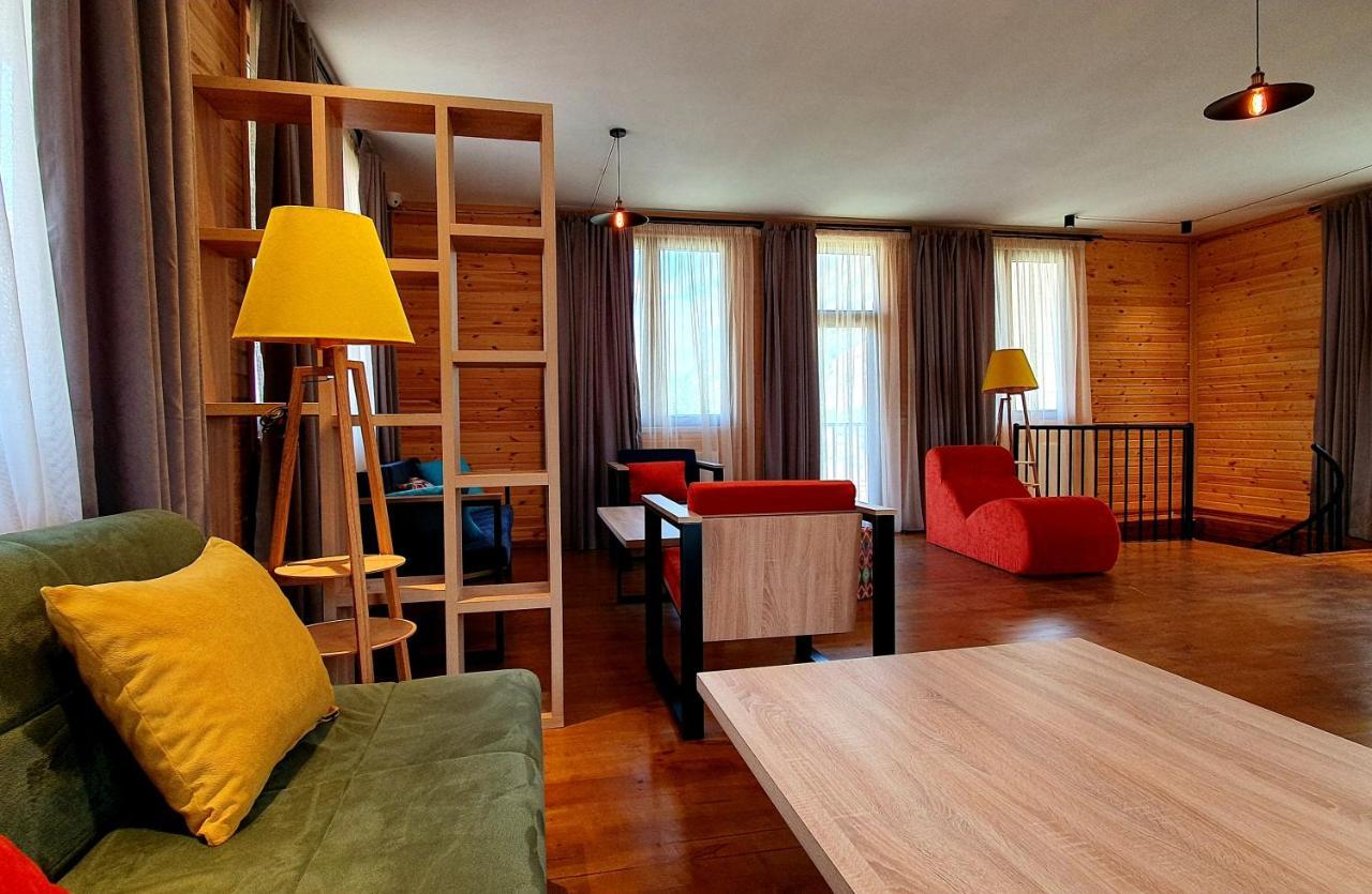 Hotel Migu Yard Kazbegi Exteriör bild
