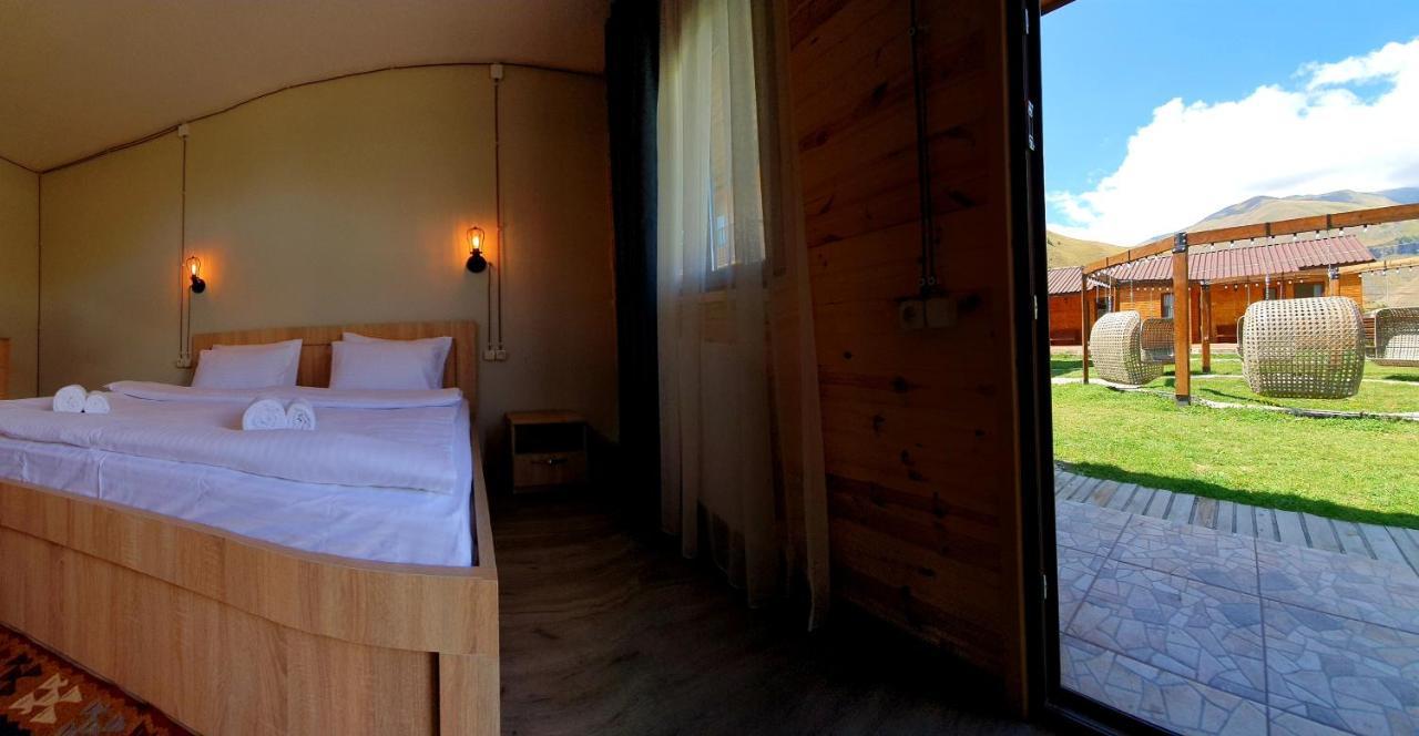 Hotel Migu Yard Kazbegi Exteriör bild