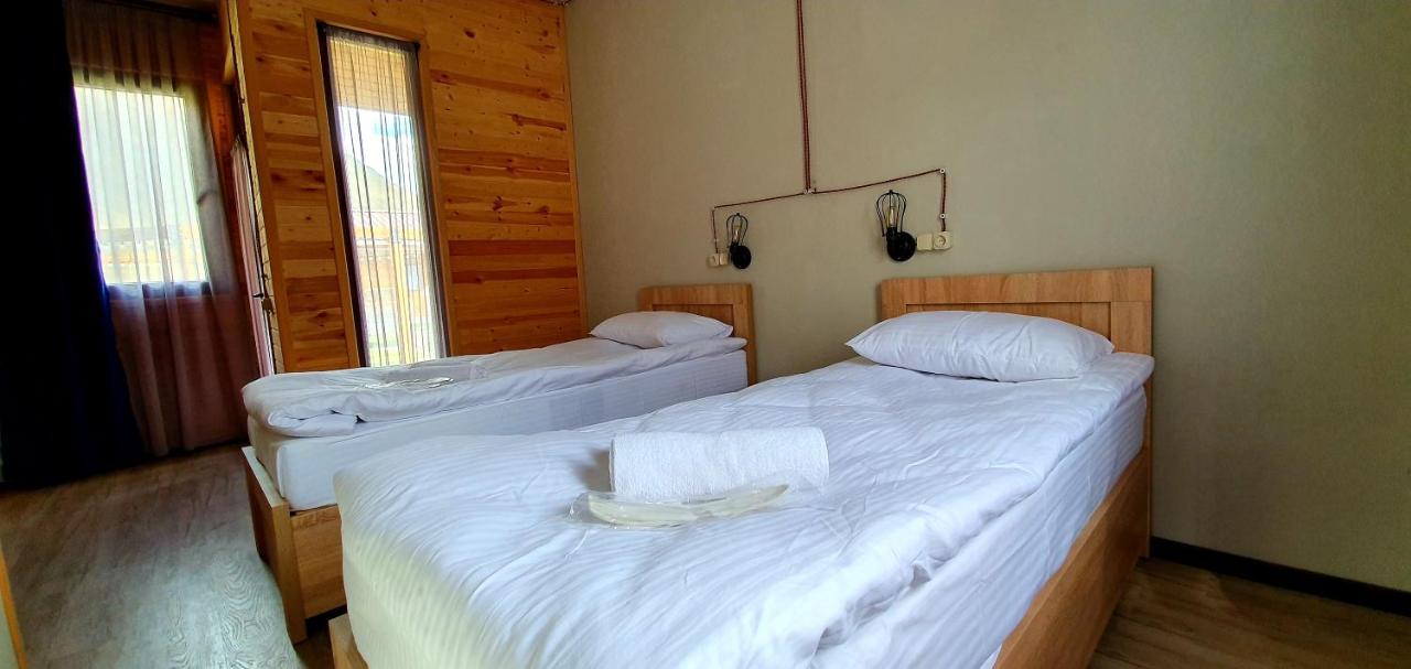 Hotel Migu Yard Kazbegi Exteriör bild